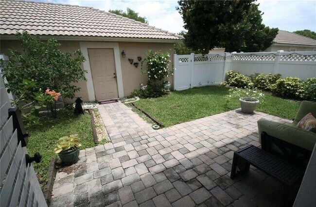 Building Photo - 8029 Murano Cir