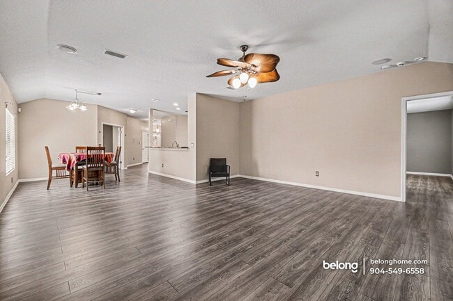 Foto del edificio - 15763 Twin Creek Dr