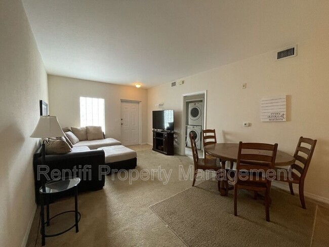 Foto del edificio - 8555 Bernwood Cove Loop