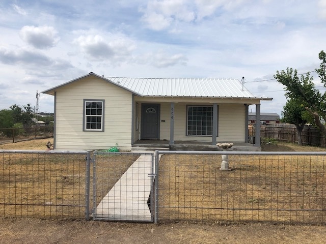 Building Photo - 606 W Duncan Ave