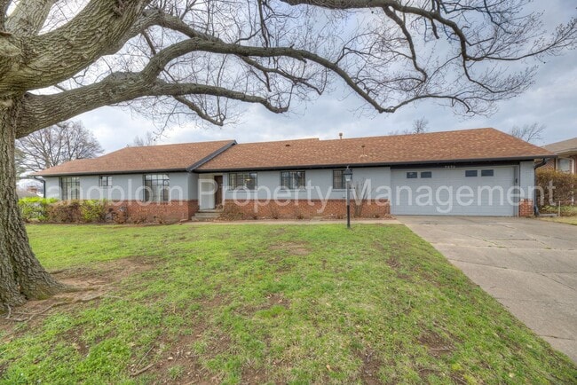 Foto del edificio - For Lease | Midtown Tulsa | 3 bed, 2 bath ...