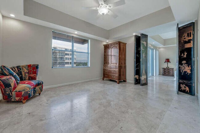 Building Photo - 1640 Presidential Way