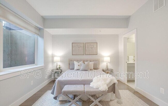 Foto del edificio - 3227 Sherman Ave NW