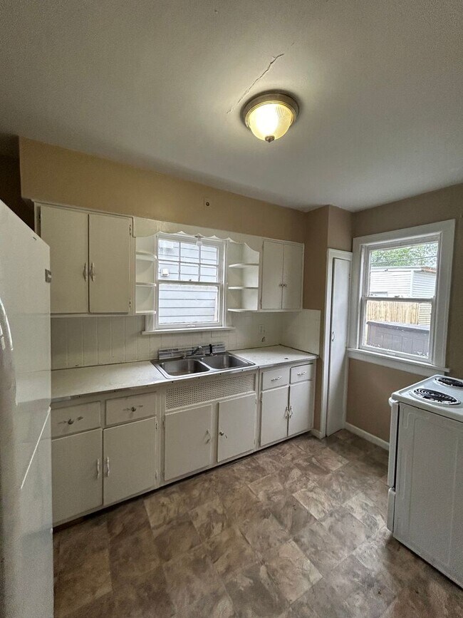 Building Photo - 4026 Weisser Park Ave