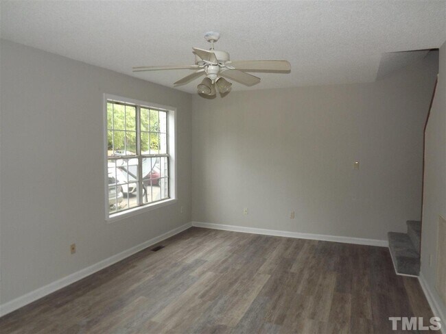 Building Photo - 4230 Kaplan Dr