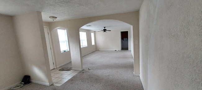 Building Photo - 1521 Harper Rd