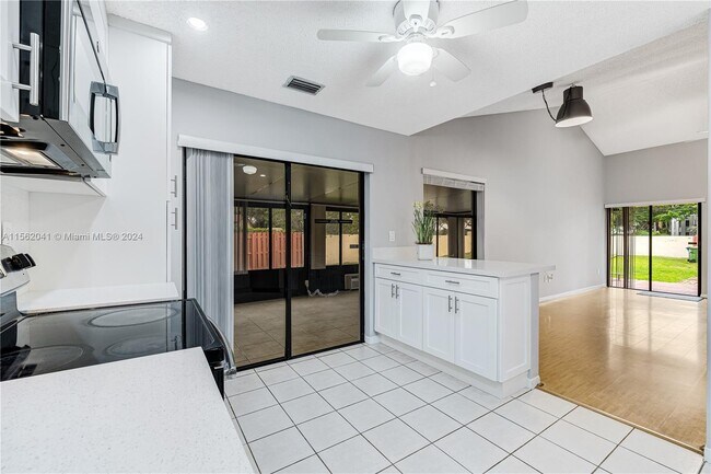 Foto del edificio - 11301 SW 4th St