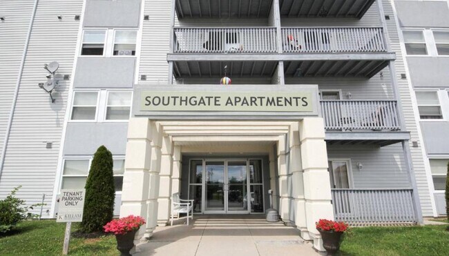 Photo du bâtiment - Southgate Apartments