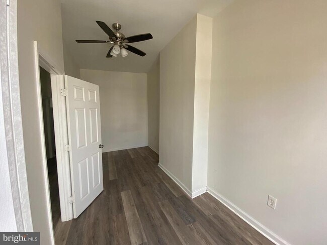 Foto del edificio - 1348 W Clearfield St