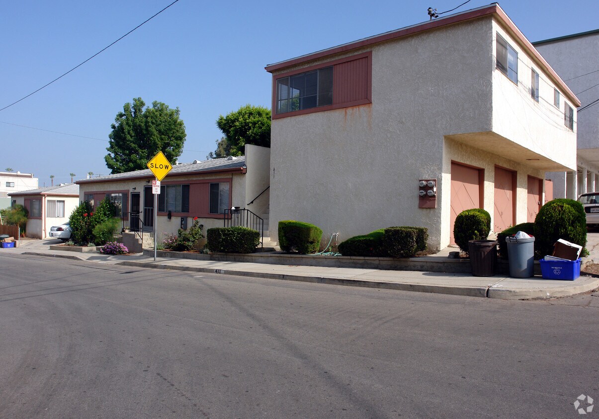 Building Photo - 401-411 E Franklin Ave