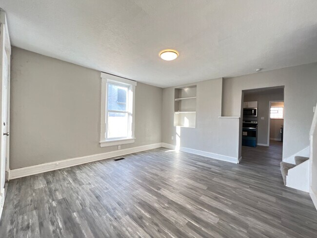 Building Photo - Huffman Home