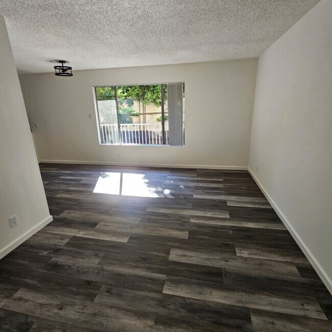 Foto del edificio - 10770 Palms Blvd