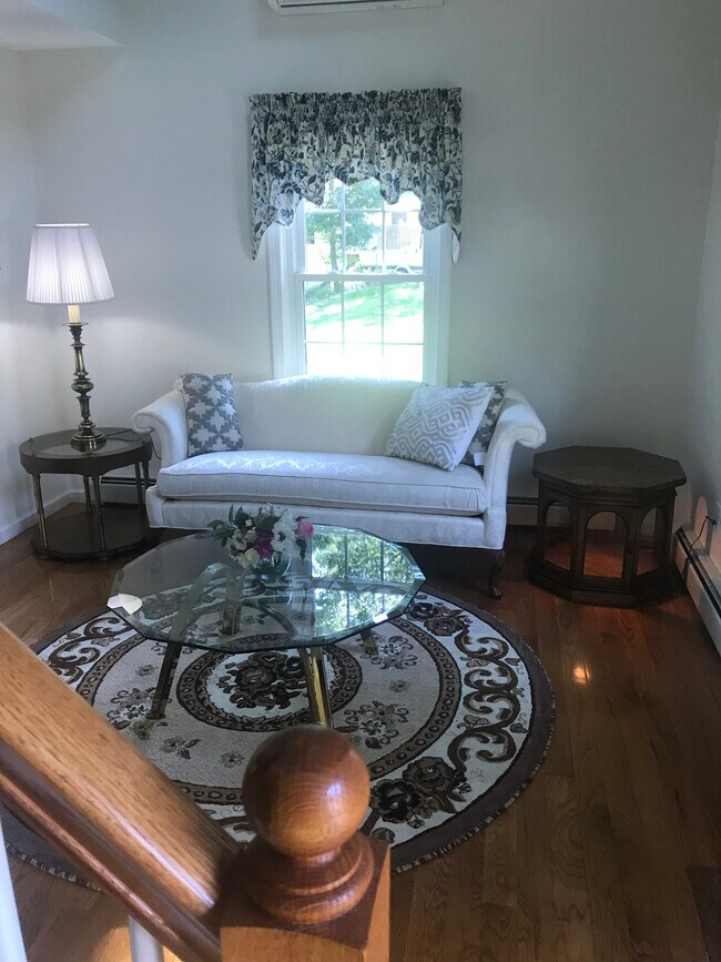 Building Photo - 57 Oakwood Rd