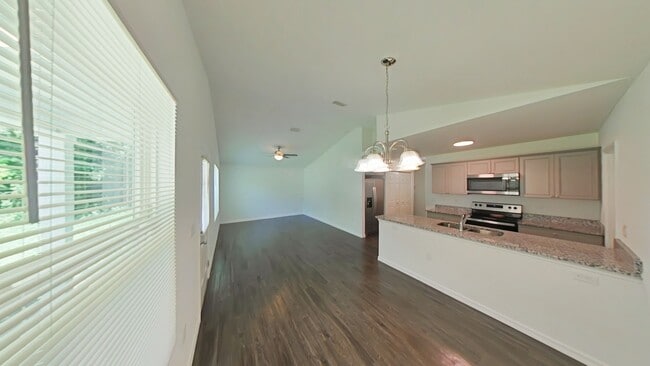 Building Photo - Charming 3 Bedroom, 2 Bathroom Home for Rent in Summerfield, FL