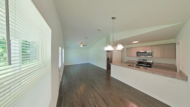 Foto del edificio - Charming 3 Bedroom, 2 Bathroom Home for Rent in Summerfield, FL