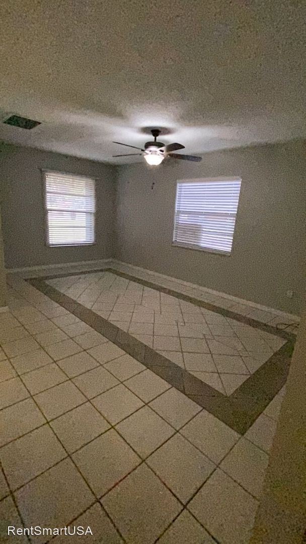 Building Photo - 3 br, 2 bath House - 2700 Tortoise Cove