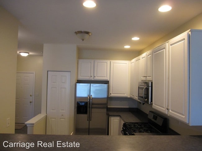 Building Photo - 2 br, 2.5 bath House - 1308 Brookdale Dr