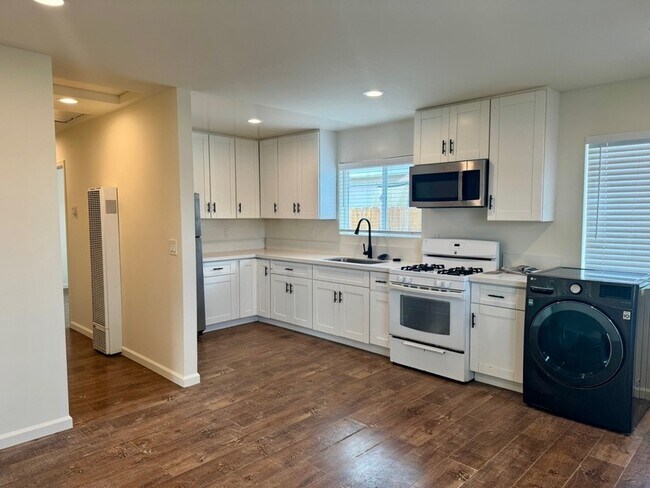 Foto del edificio - 3775 Teak St