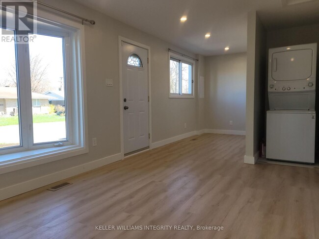 Building Photo - 1056 Harkness Ave