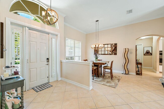 Building Photo - GORGEOUS POOL HOME FOR RENT IN NORTH NAPLES