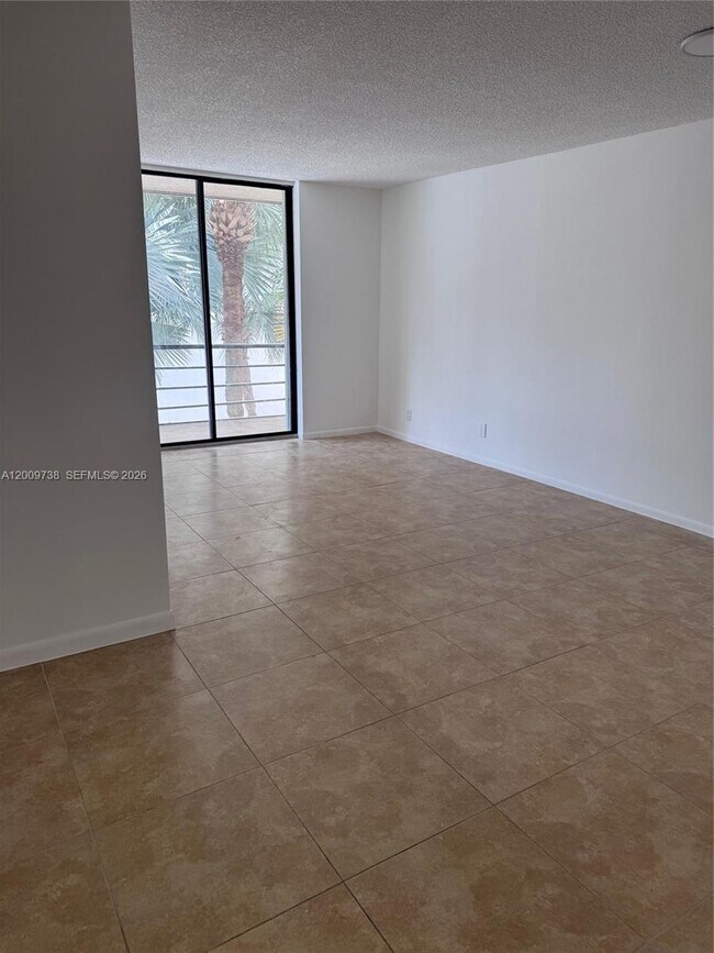 Building Photo - 2821 N Miami Beach Blvd