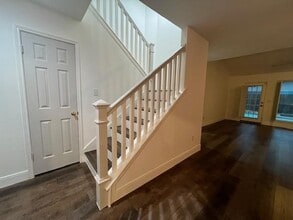 Building Photo - 3906 Hazelwood Dr