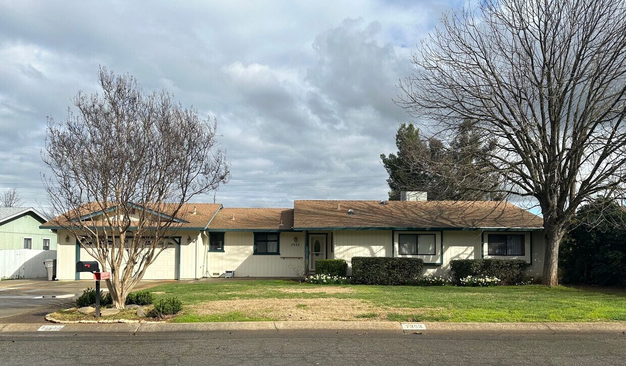 Primary Photo - COMING SOON! 3/2.5 HOUSE POOL & LANDSCAPIN...
