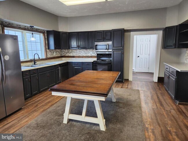 Foto del edificio - 9771 Winchester Ave