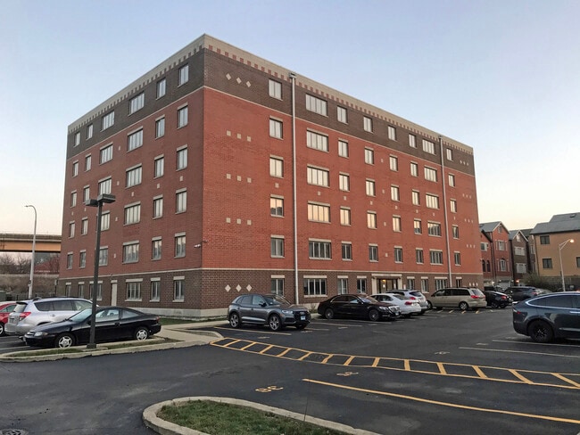 Building Photo - 1828 S Wentworth Ave