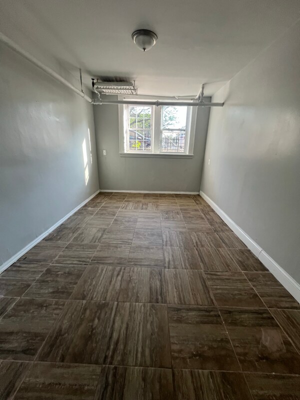 Foto del edificio - 1009 Chancellor Ave