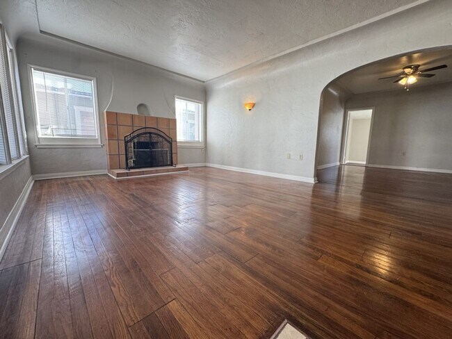 Foto del edificio - Gorgeous 3 Bedroom Home in La Mesa! *$500....