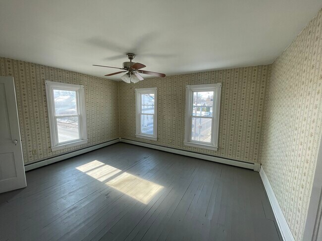 Dormitorio 1 - 31 S Fayette St