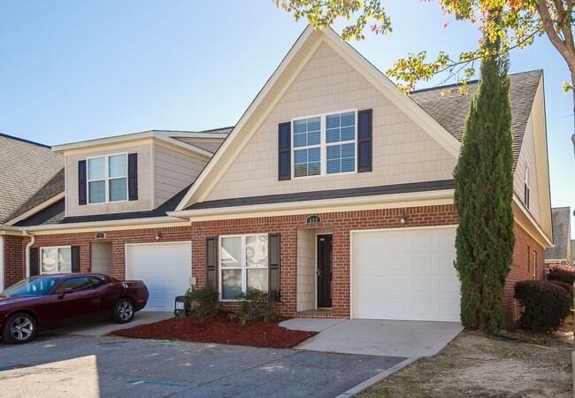 Building Photo - 823 Landing Dr