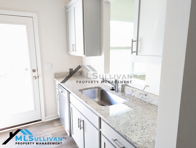 Foto del edificio - 2821 Egert Dr