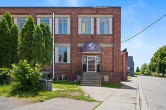 Building Photo - 27 Bridge St Building Photo - 27 Bridge St