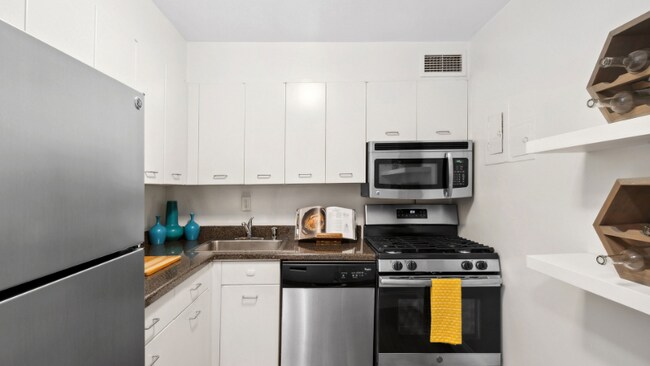 Foto del edificio - 1361 N Lake Shore Dr