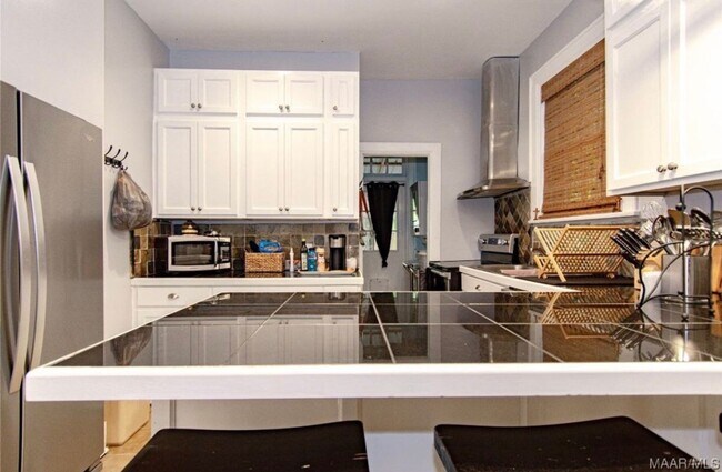 Foto del edificio - Coming Soon for Rent!