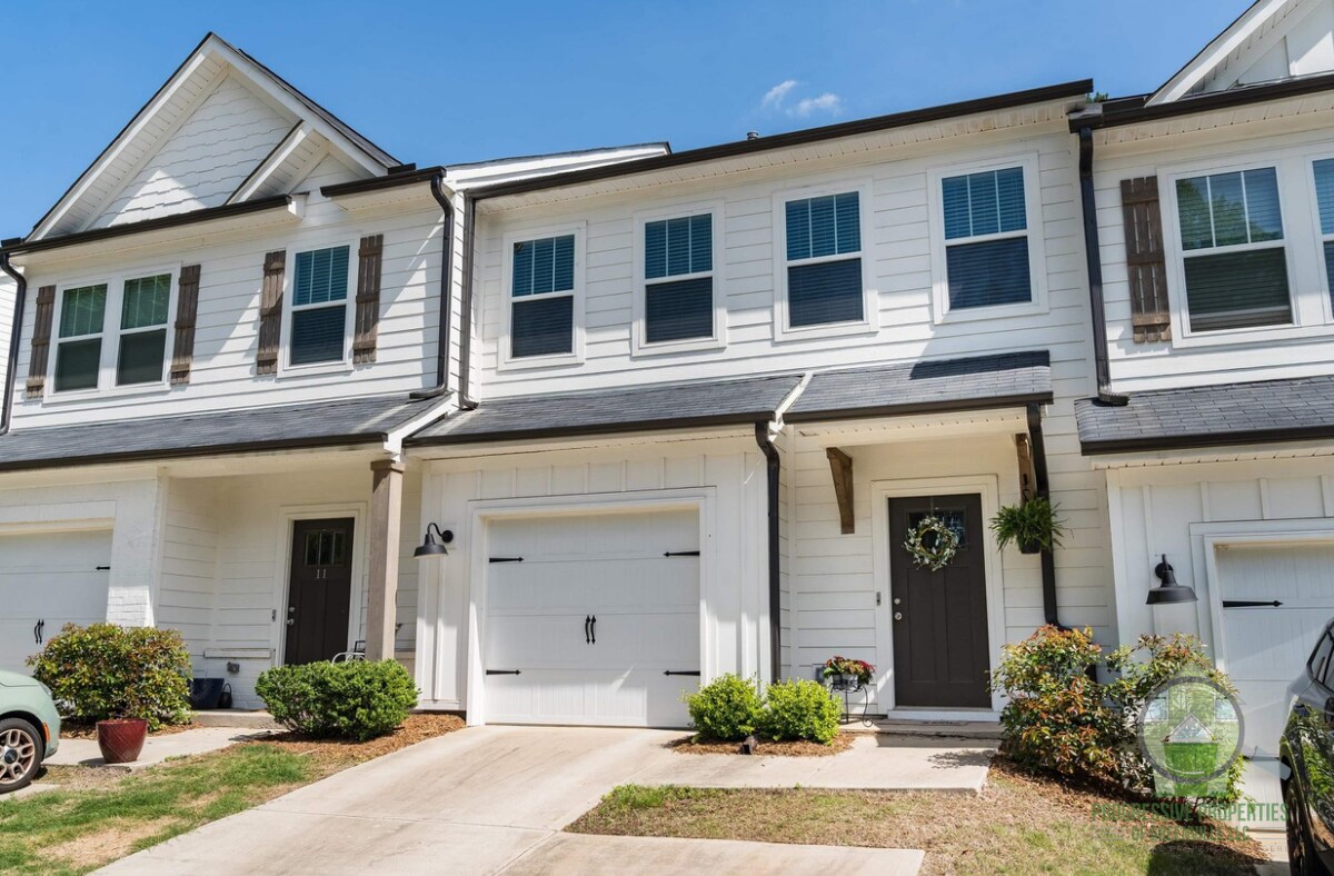 15 Grey Oak Trail, Greer, SC 29650 Townhome Rentals in Greer SC