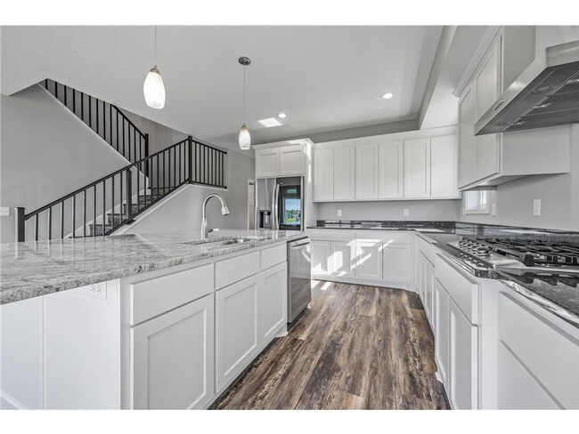 Building Photo - Rare 3 bed 4 bath no upgrade left out! 2 f...