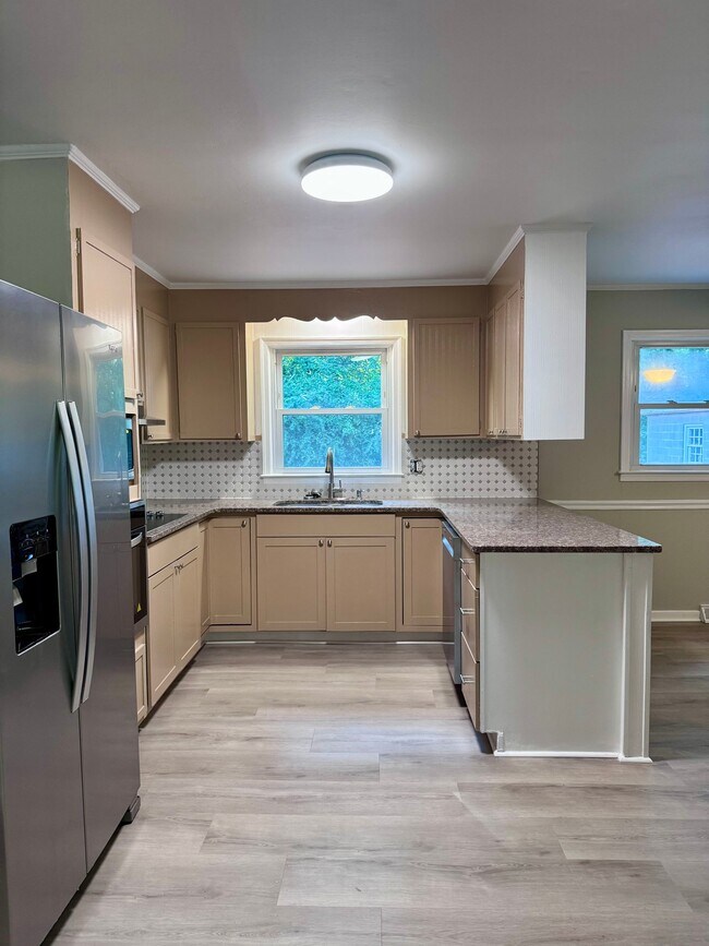 Building Photo - 4205 Greenhaven Ln