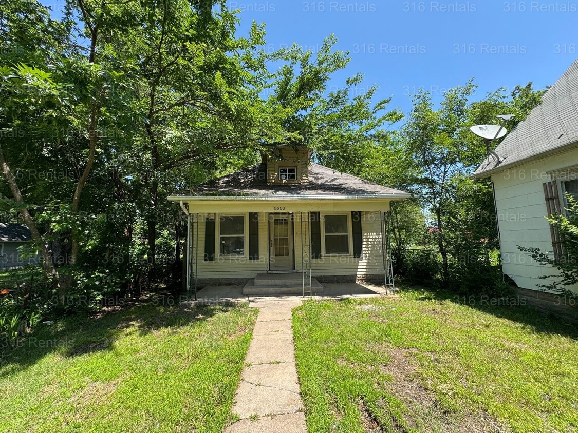 Primary Photo - $850 - 3 bed 1 bath - Single Family Home