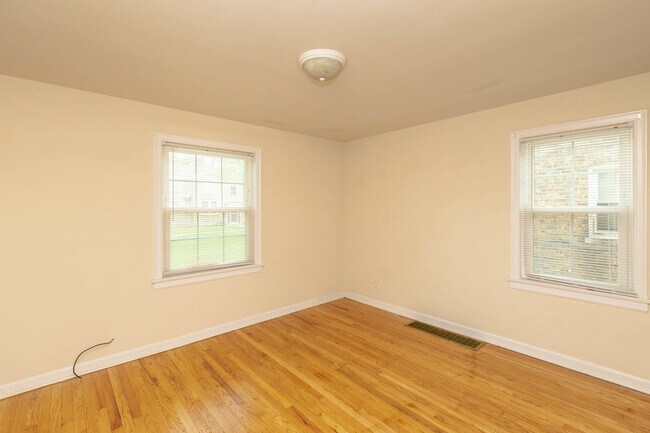 Foto del edificio - 4231 W Nelson St