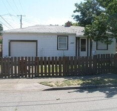 Building Photo - 912 N Helena St