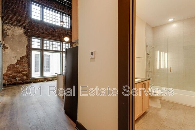 Photo - 124 Monroe Ave Apartment