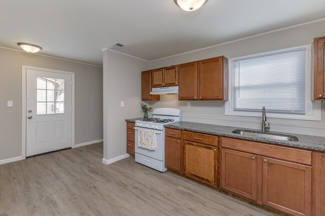 Building Photo - 3437 Redskin Dr