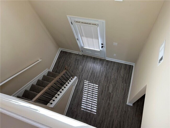 Building Photo - 231 Golden Raintree Dr