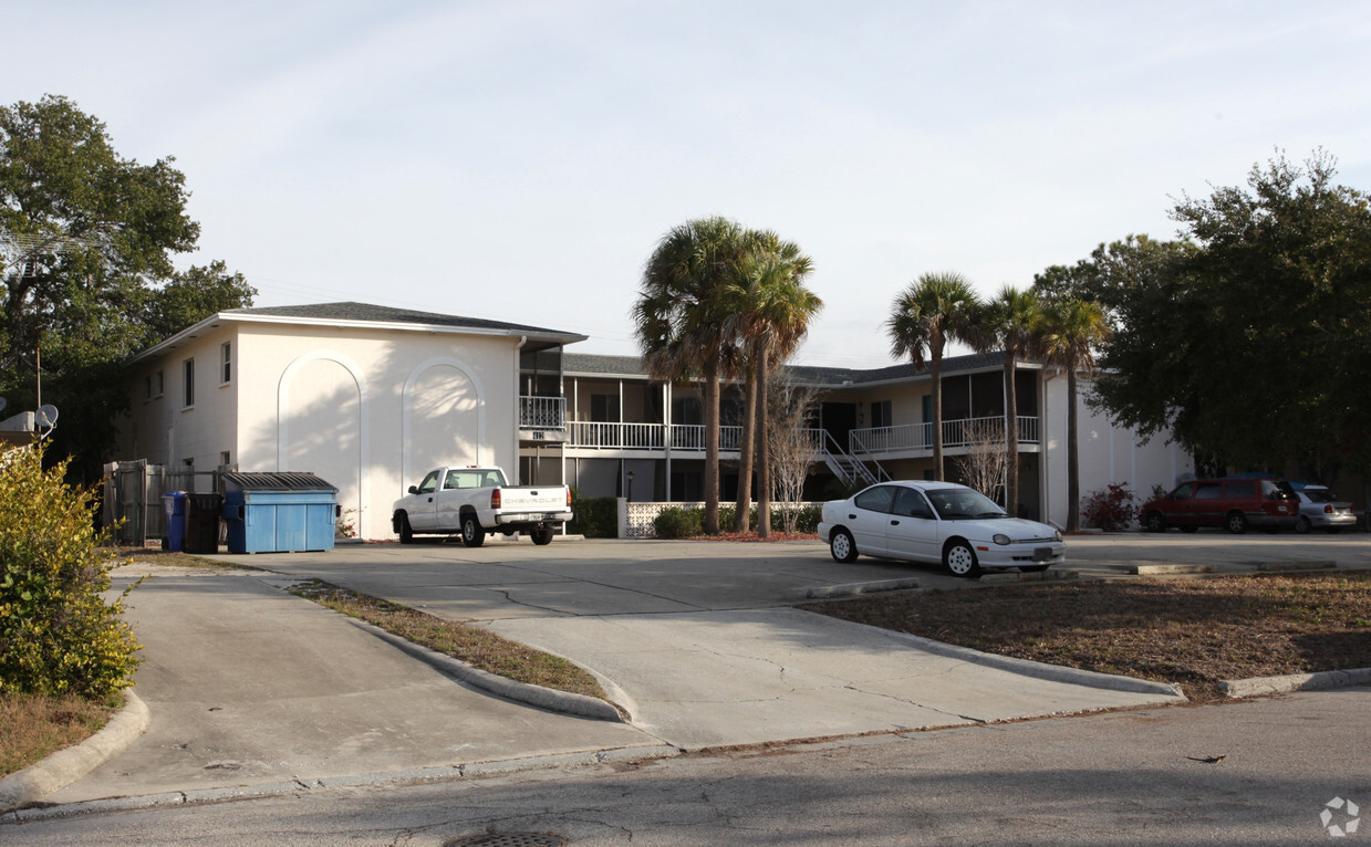 Primary Photo - Westview Apartments