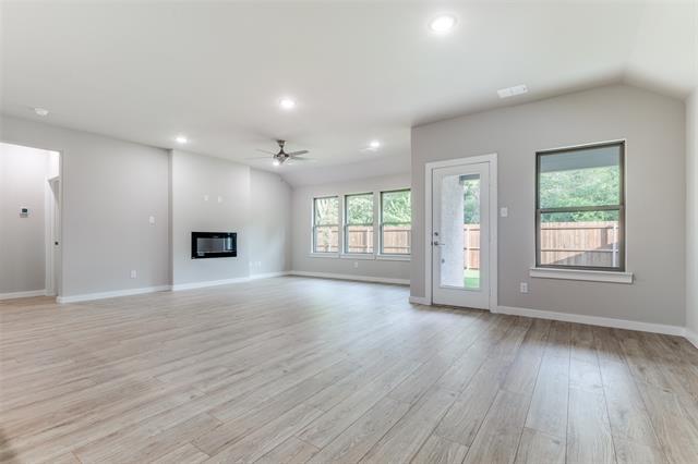Foto del edificio - 1113 Birchwood Ln
