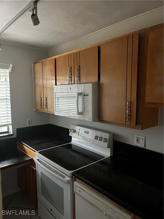 Building Photo - 5379 Treetops Dr