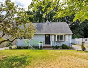 Building Photo - 35 Elmwood Dr